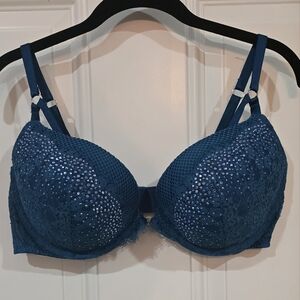 Victoria's Secret Teal Underwire Bra with Textured Design 40C